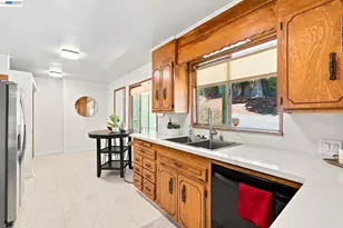 5760 Leona St, Oakland, CA 94605 - Photo 10
