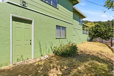 5760 Leona St, Oakland, CA 94605 - Photo 32