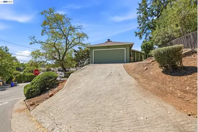 5760 Leona St, Oakland, CA 94605 - Photo 40