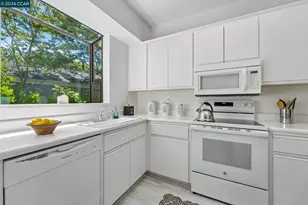 2592 Oak Rd, Walnut Creek, CA 94597 - Photo 30