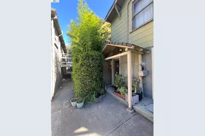 28-30 Yosemite Ave, Oakland, CA 94611 - Photo 4