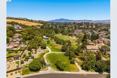 7966 Iglesia Dr, Dublin, CA 94568 - Photo 62