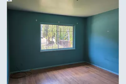 10840 Golf Links Rd, Oakland, CA 94605 - Photo 8