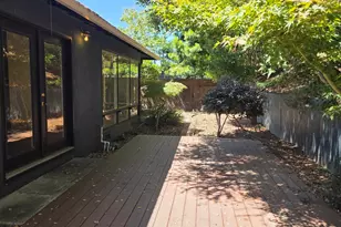 10840 Golf Links Rd, Oakland, CA 94605 - Photo 12