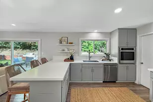 8 Cherryhills Ct, Lafayette, CA 94549 - Photo 6