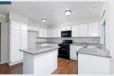 418 Stoneybrook Ln, Vacaville, CA 95687 - Photo 4
