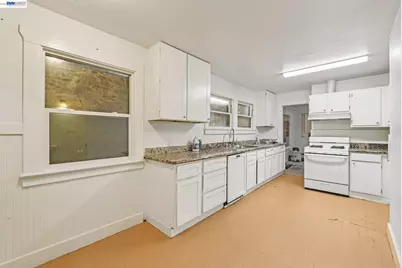 5826 Avenal, Oakland, CA 94605 - Photo 6