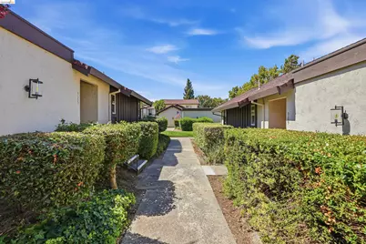 315 Creekview Ct, Vacaville, CA 95688 - Photo 36