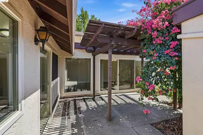 315 Creekview Ct, Vacaville, CA 95688 - Photo 24