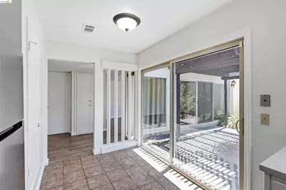 315 Creekview Ct, Vacaville, CA 95688 - Photo 6