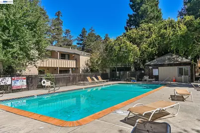 2150 Northwood Cir #G, Concord, CA 94520 - Photo 8