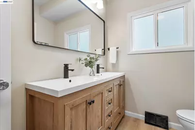 1410 Pearl St., Alameda, CA 94501 - Photo 24