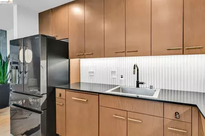 311 Oak St #102, Oakland, CA 94607 - Photo 14