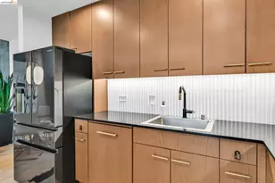 311 Oak St, Oakland, CA 94607 - Photo 14