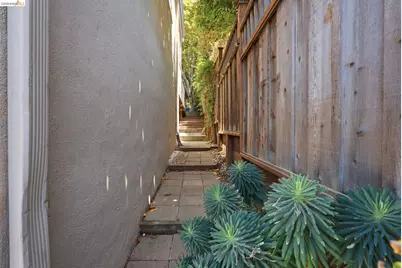 2317 Mira Vista Dr, El Cerrito, CA 94530 - Photo 26