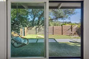 30 Southwood Ct, Oakland, CA 94611 - Photo 38
