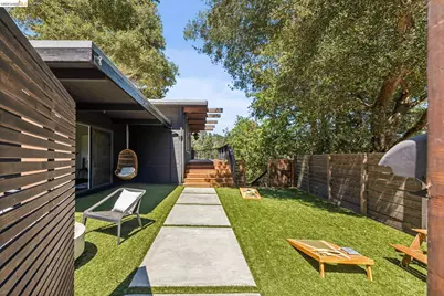 30 Southwood Ct, Oakland, CA 94611 - Photo 2