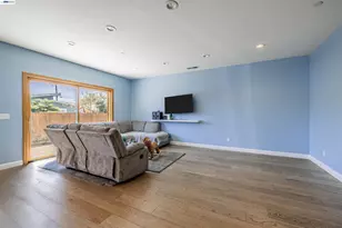 2520 Garvin Ave, Richmond, CA 94804 - Photo 10