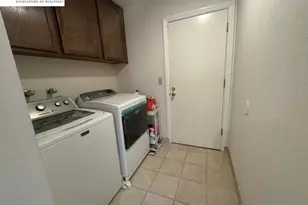24354 Chandler Rd, Hayward, CA 94545 - Photo 16