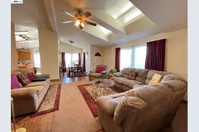 1370 Buckingham Way, Hayward, CA 94544 - Photo 4