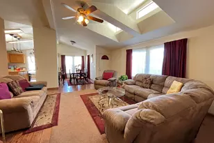 1370 Buckingham Way, Hayward, CA 94544 - Photo 4