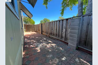 1370 Buckingham Way, Hayward, CA 94544 - Photo 34