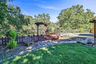911 Berendsen Ct, Clayton, CA 94517 - Photo 32