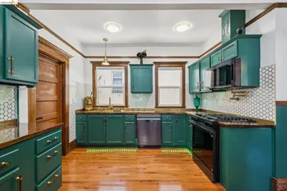 933 37th St, Oakland, CA 94608 - Photo 12
