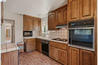 20940 Locust St, Hayward, CA 94541 - Photo 14