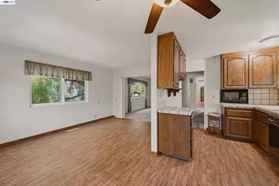 20940 Locust St, Hayward, CA 94541 - Photo 10