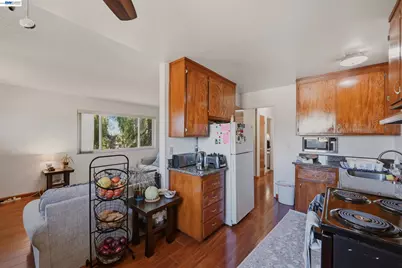 20940 Locust St, Hayward, CA 94541 - Photo 12