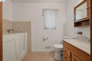 20940 Locust St, Hayward, CA 94541 - Photo 36