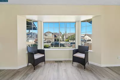 1007 Valley Oak Way, Fairfield, CA 94533 - Photo 4