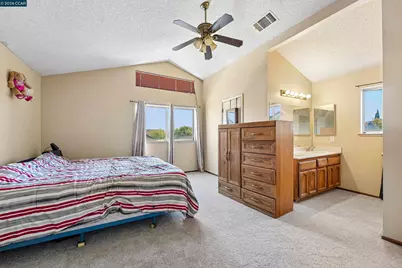 1007 Valley Oak Way, Fairfield, CA 94533 - Photo 32