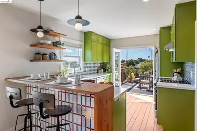 2431 Frances St, Oakland, CA 94601 - Photo 12