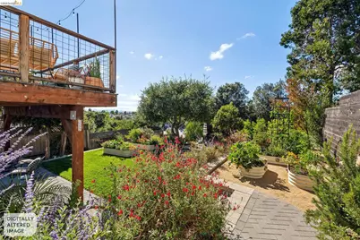 2431 Frances St, Oakland, CA 94601 - Photo 28