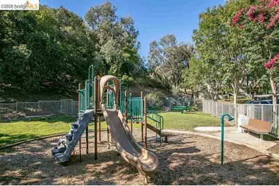 580 Canyon Oaks #D, Oakland, CA 94605 - Photo 36