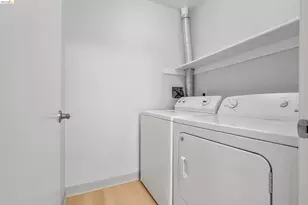 580 Canyon Oaks, Oakland, CA 94605 - Photo 10