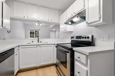 580 Canyon Oaks #D, Oakland, CA 94605 - Photo 6