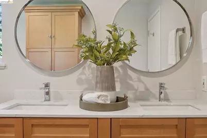 5649 Castle Dr., Oakland, CA 94611 - Photo 24