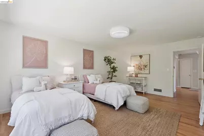 5649 Castle Dr., Oakland, CA 94611 - Photo 32