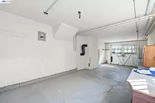 2401 9th Ave, Oakland, CA 94606 - Photo 60