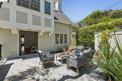 822 Mendocino Ave, Berkeley, CA 94707 - Photo 12