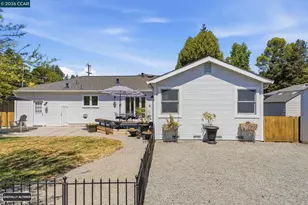 8 Lander Dr, Martinez, CA 94553 - Photo 58