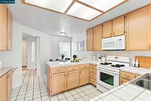 11 Seabreeze Dr, Richmond, CA 94804 - Photo 14