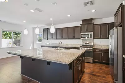 320 Heritage Ln, Dixon, CA 95620 - Photo 18