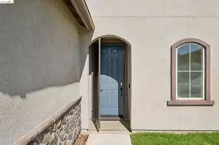320 Heritage Ln, Dixon, CA 95620 - Photo 6