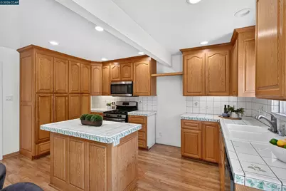 2540 Tara Hills Drive, San Pablo, CA 94806 - Photo 28