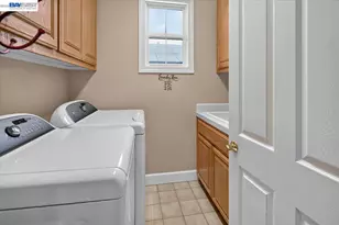4329 Foxford Way, Dublin, CA 94568 - Photo 36