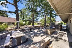 36 Miramonte Dr, Moraga, CA 94556 - Photo 18